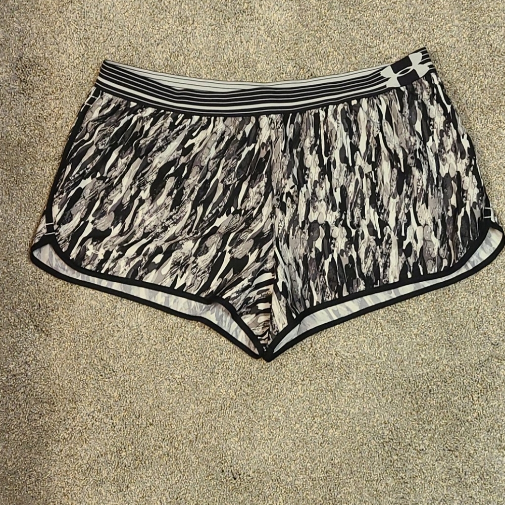 Under armer shorts